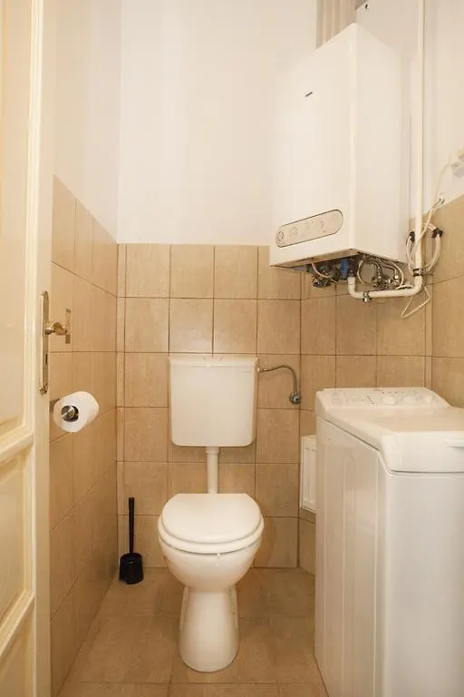 Carolyn Apartman In The Old City Apartment Budapest 0*,