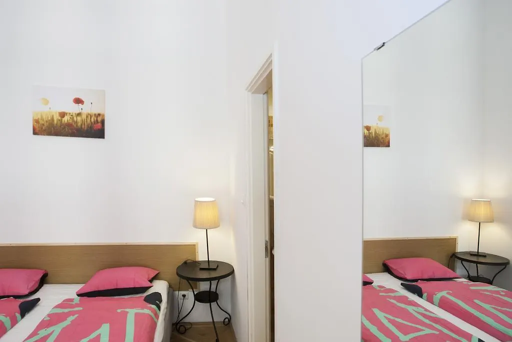 Carolyn Apartman In The Old City Apartment Budapest Hungary