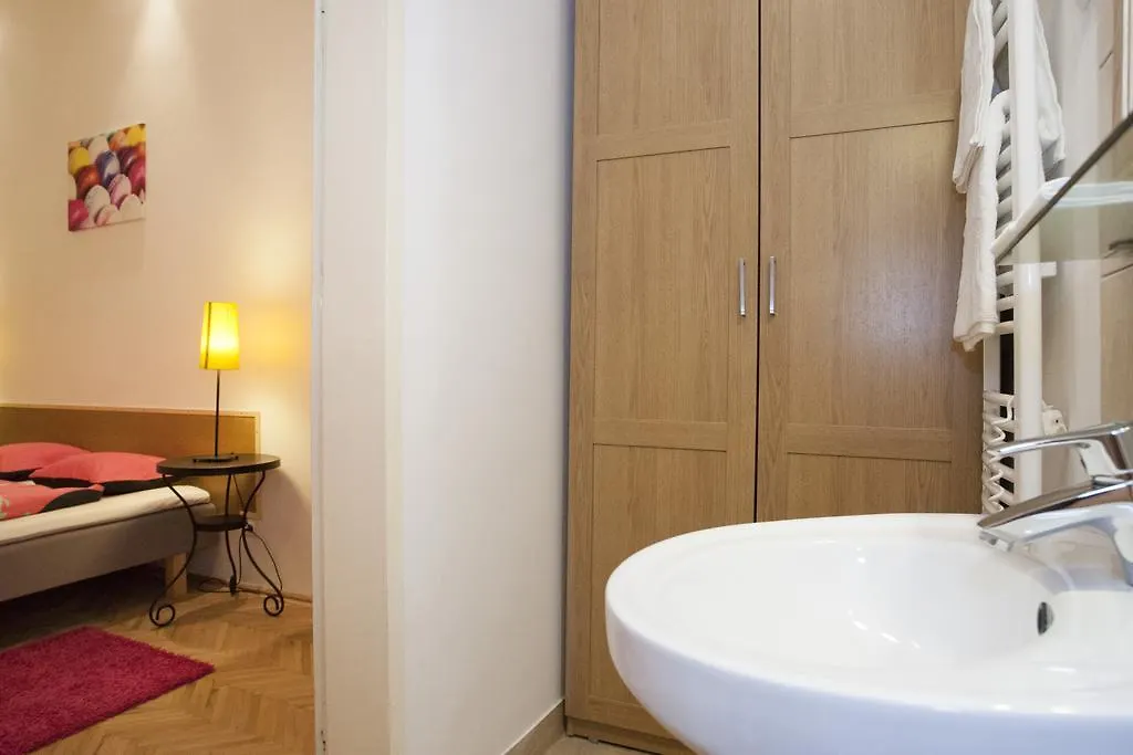 Carolyn Apartman In The Old City Apartment Budapest Hungary
