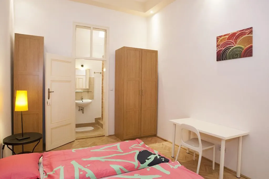 Carolyn Apartman In The Old City Apartment Budapest 0*,